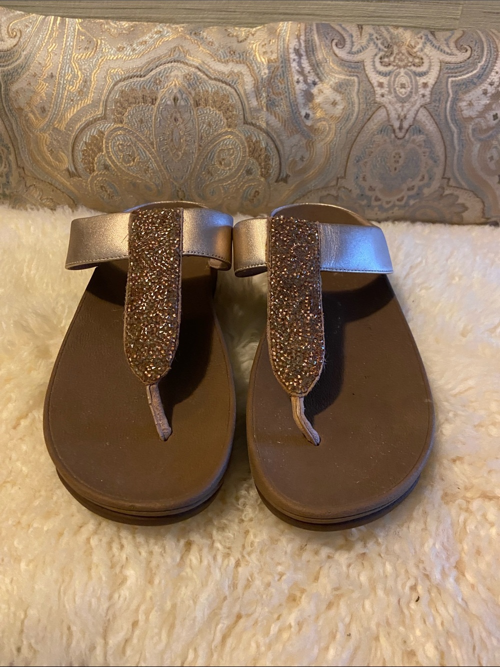 FitFlop Brown Glitter Toe-Post Sandals with Rose Metallic Strap